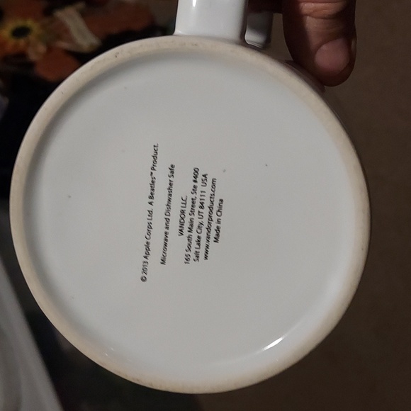 Abbey Road Mug with the Beatles.. 4 In Tall 4 Wide.  No Nicks Or Cracks - Picture 4 of 4